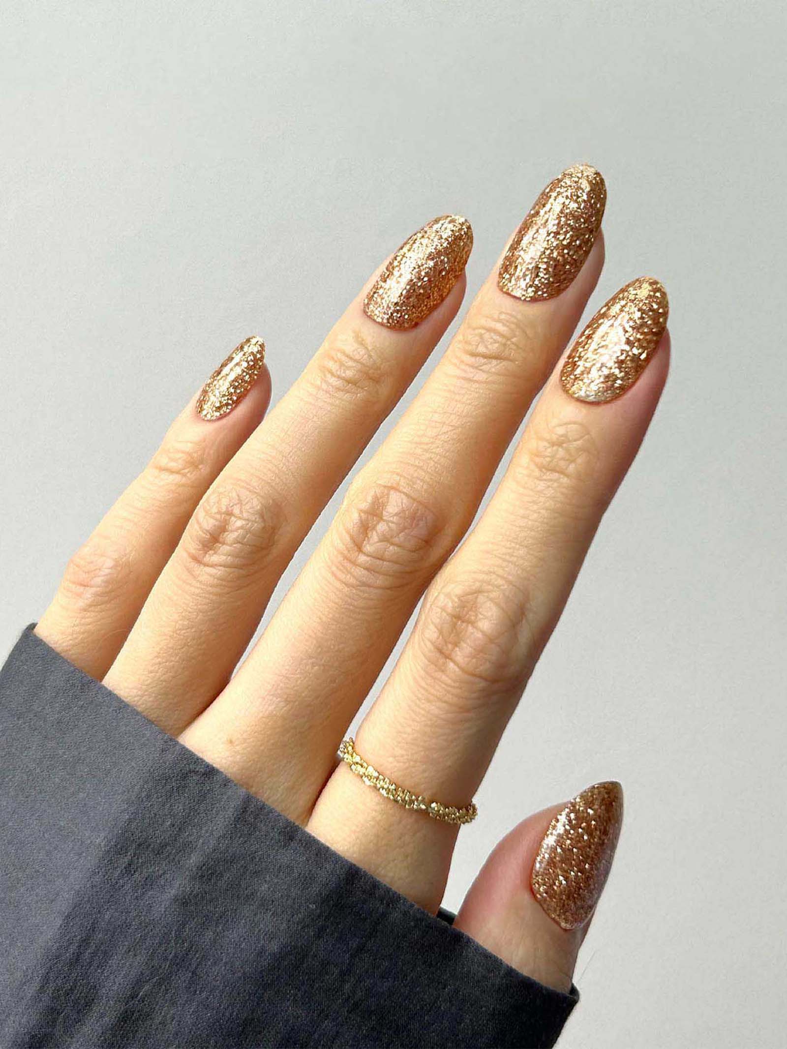 Golden Glitter Barbed Nails with Sparkle