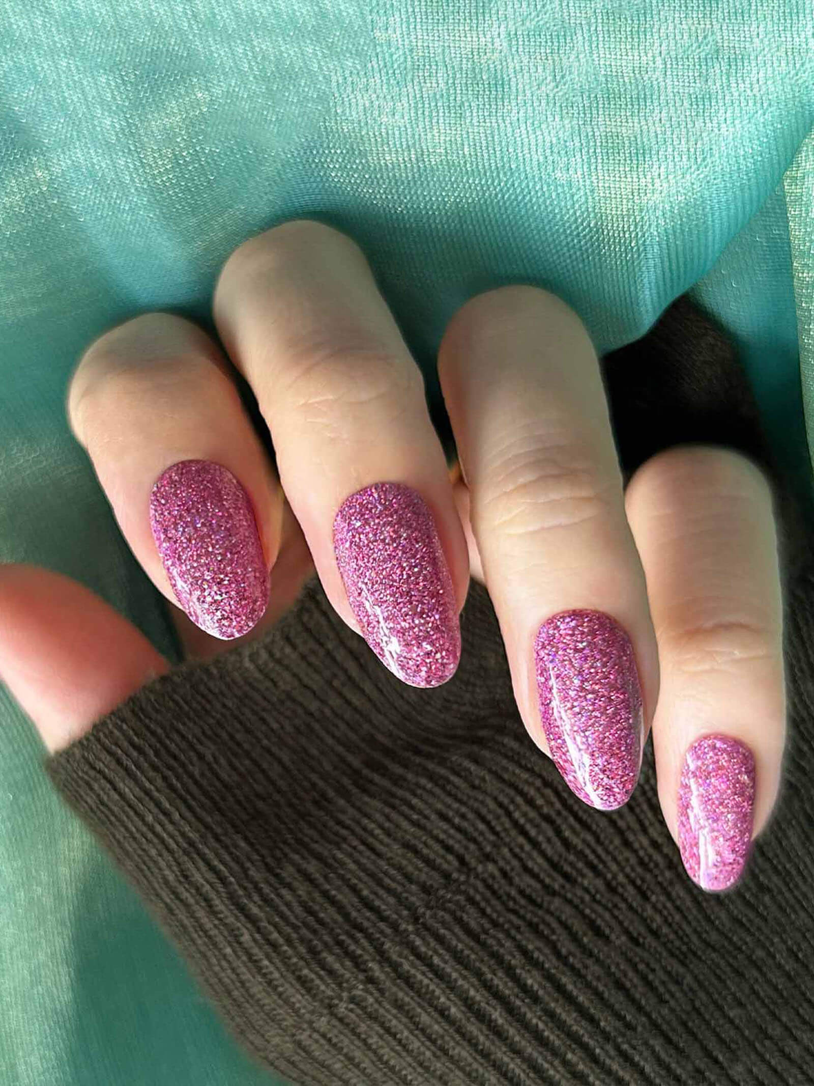 Sophisticated cherry pink glitter nail strips