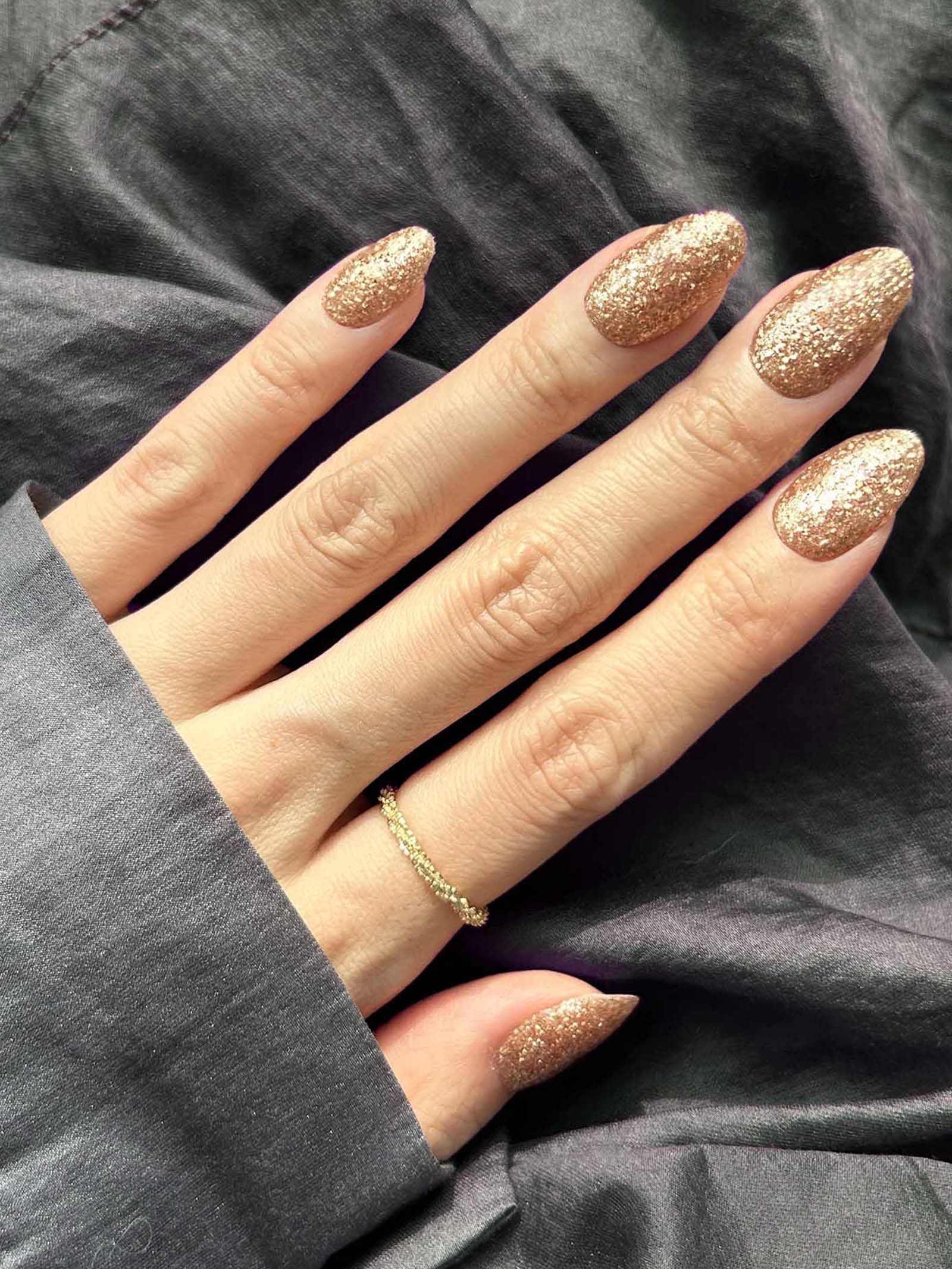 Golden Glitter Barbed Nails with Sparkle