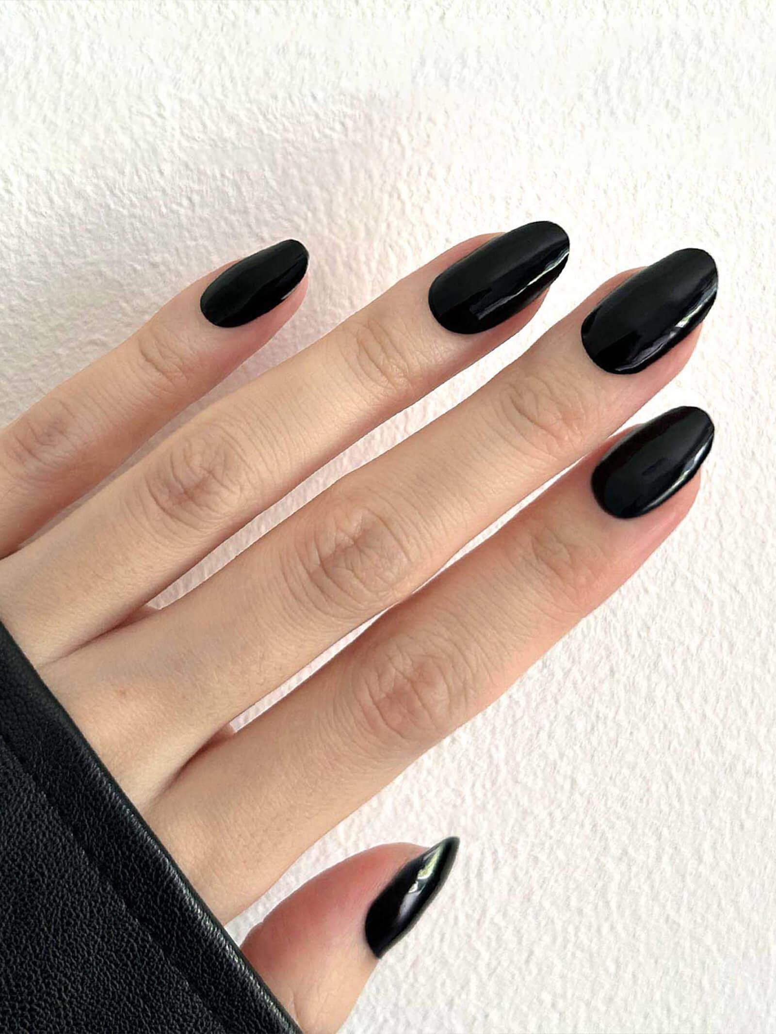 Elegant black gel nail stickers with a glossy finish