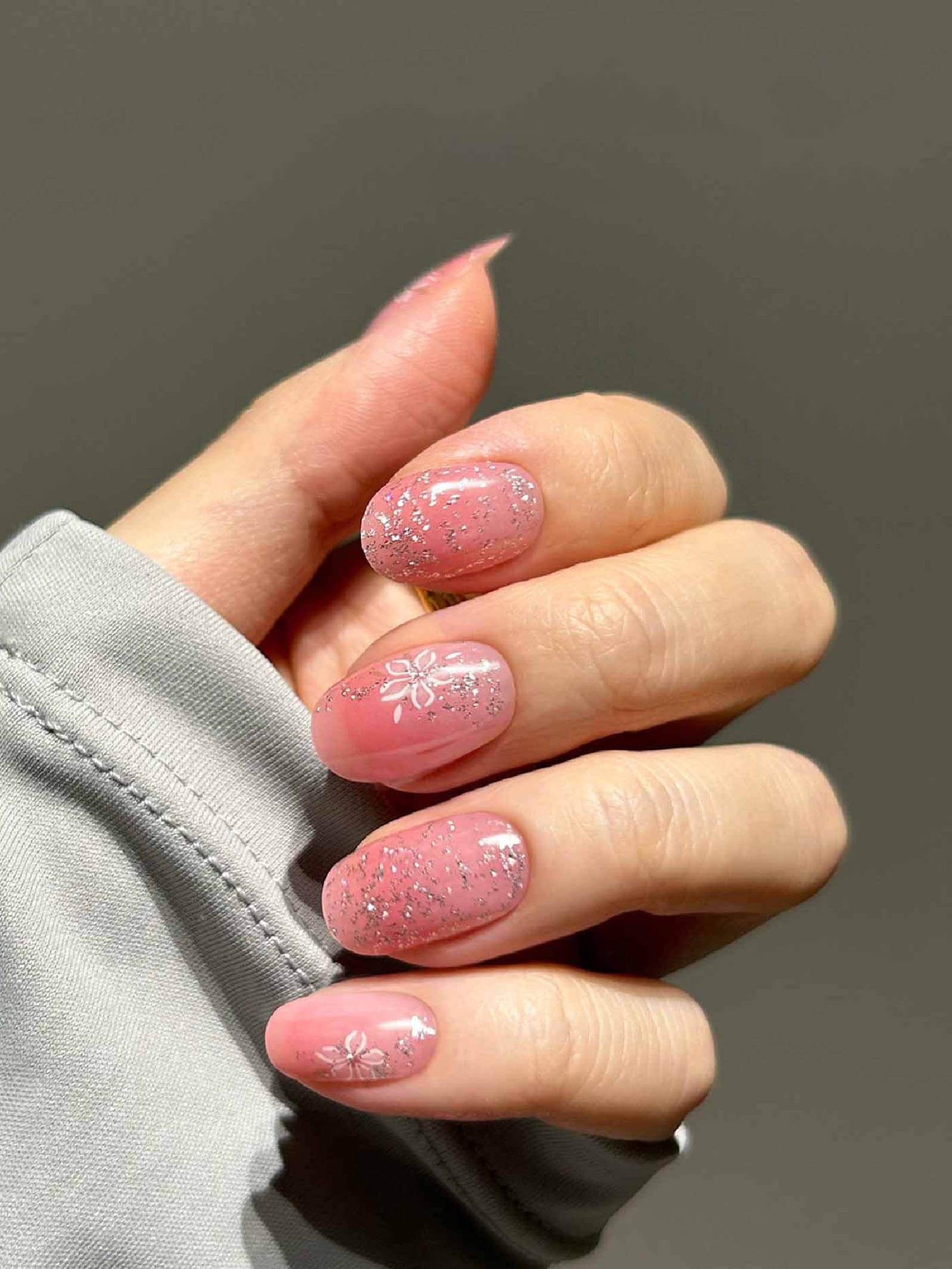 Charming pink gel nail stickers