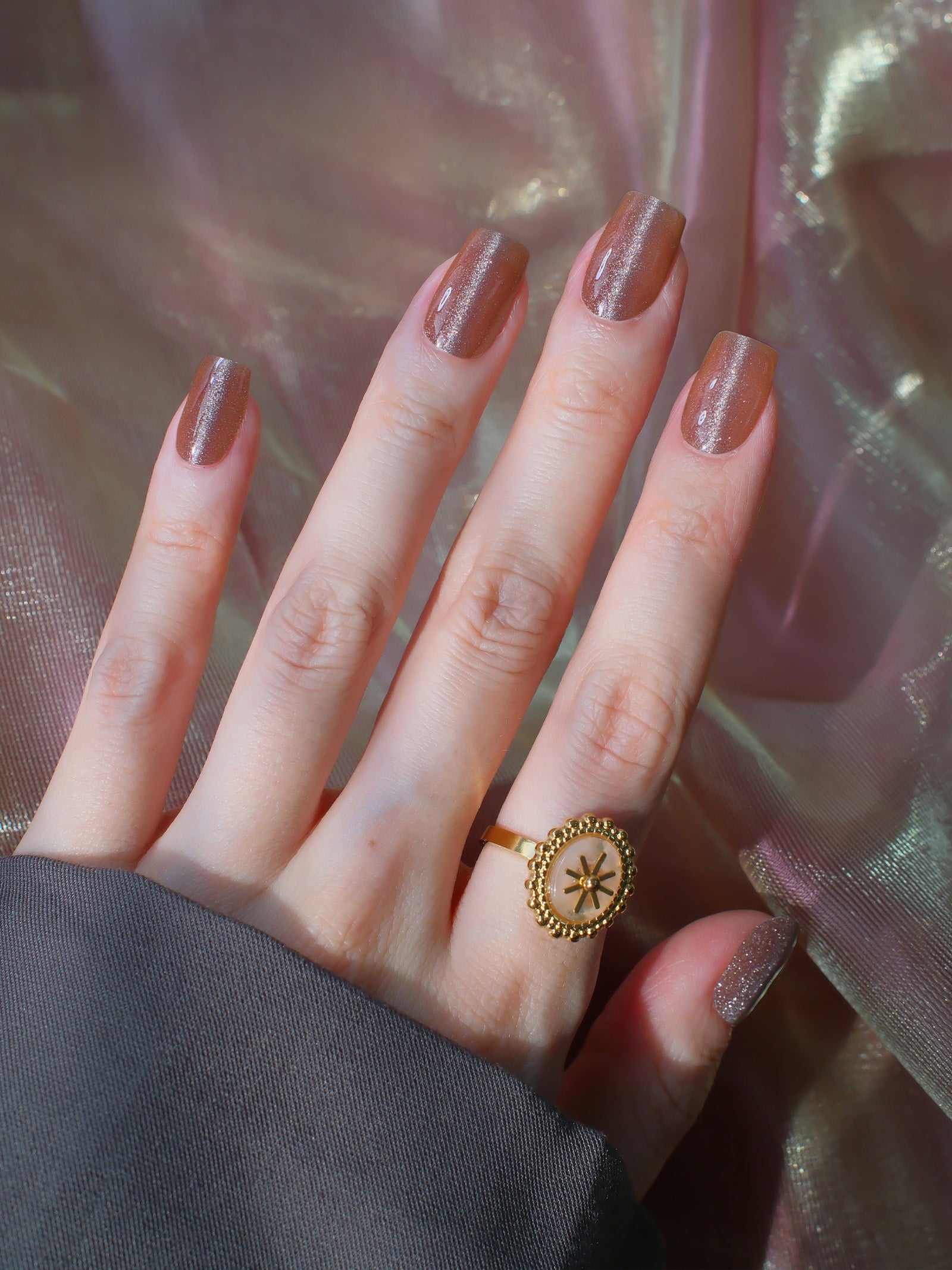 Add a touch of sparkle with Brown Sparkle Gel Nail Stickers.