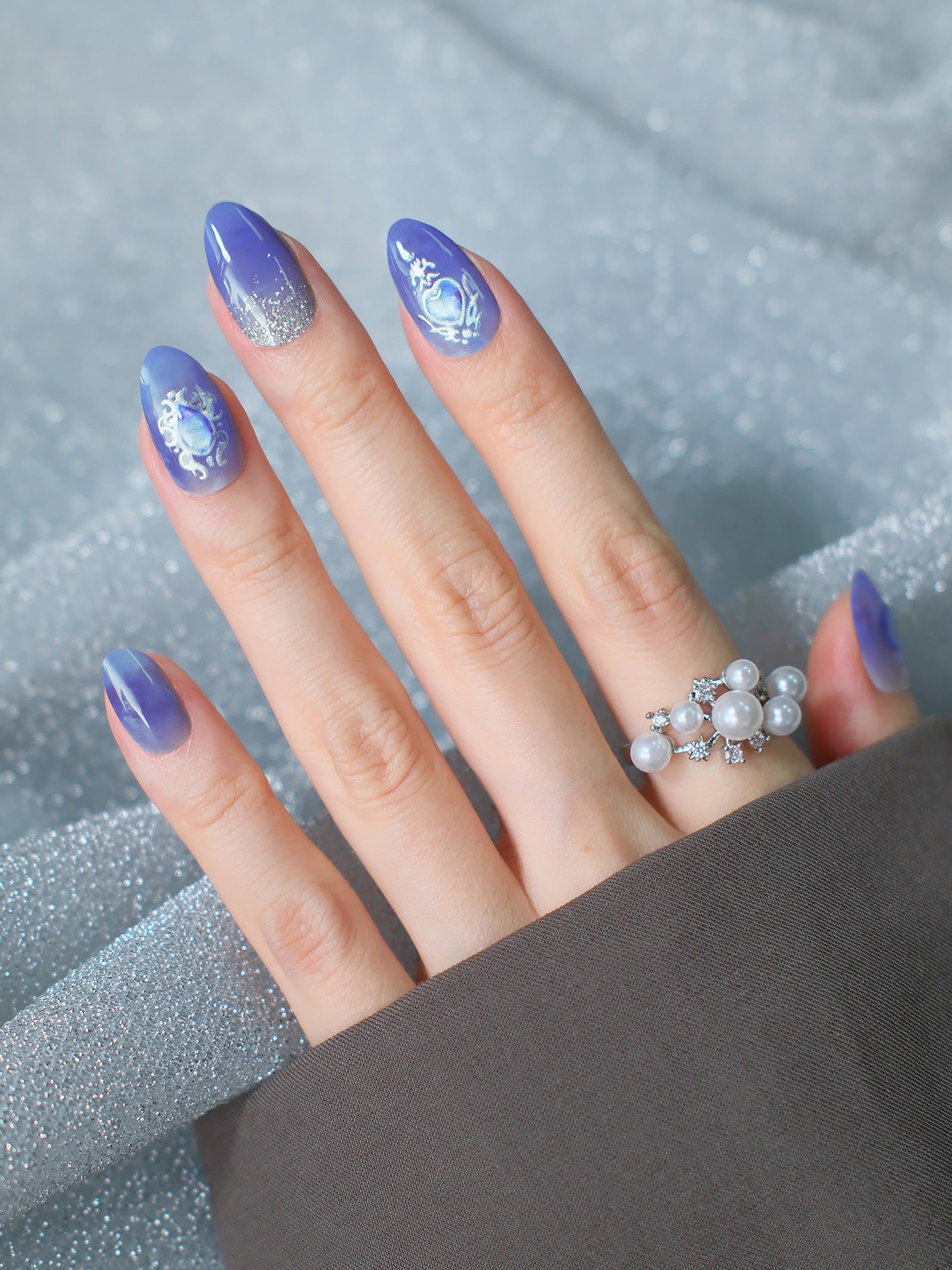 Create a stunning gradient look with Purple Gradient Gel Nail Stickers.