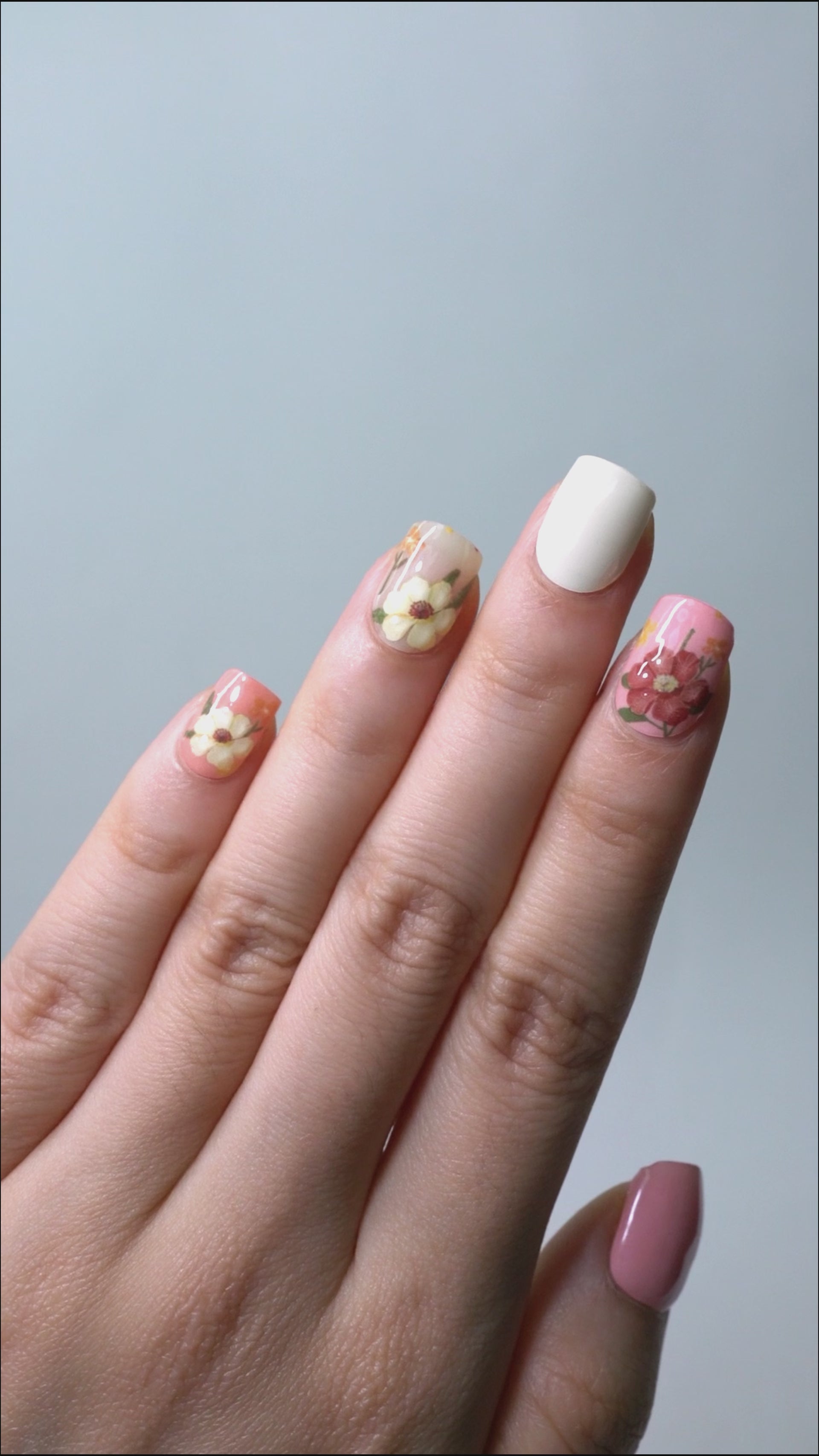 Video laden: Beige Pink Floral