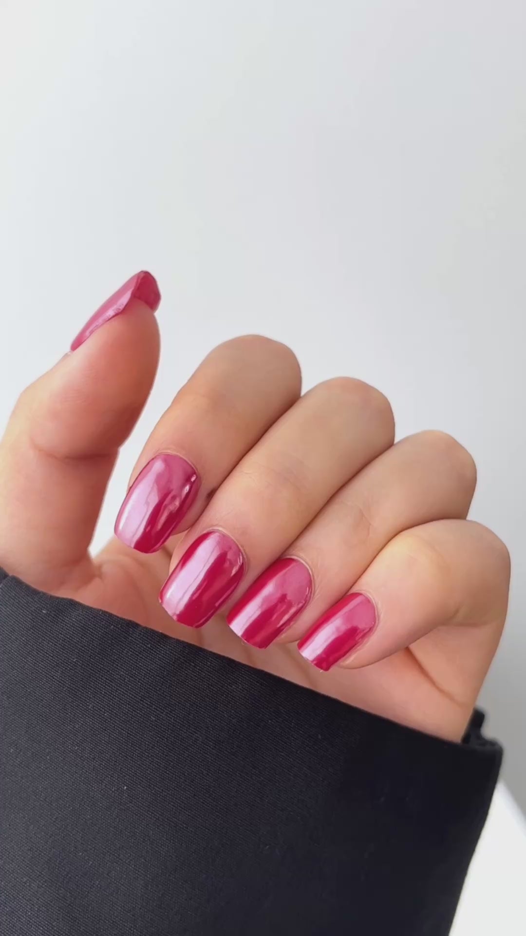 ビデオをロード: Chrome Ribbon Red